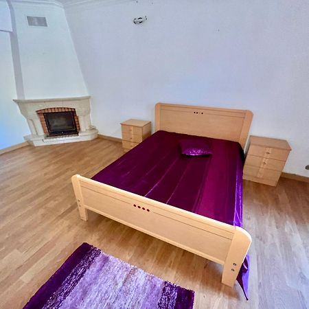 Апартаменты Quarto Boa Localizacao Com Cozinha E Casa De Banho Капарика Экстерьер фото