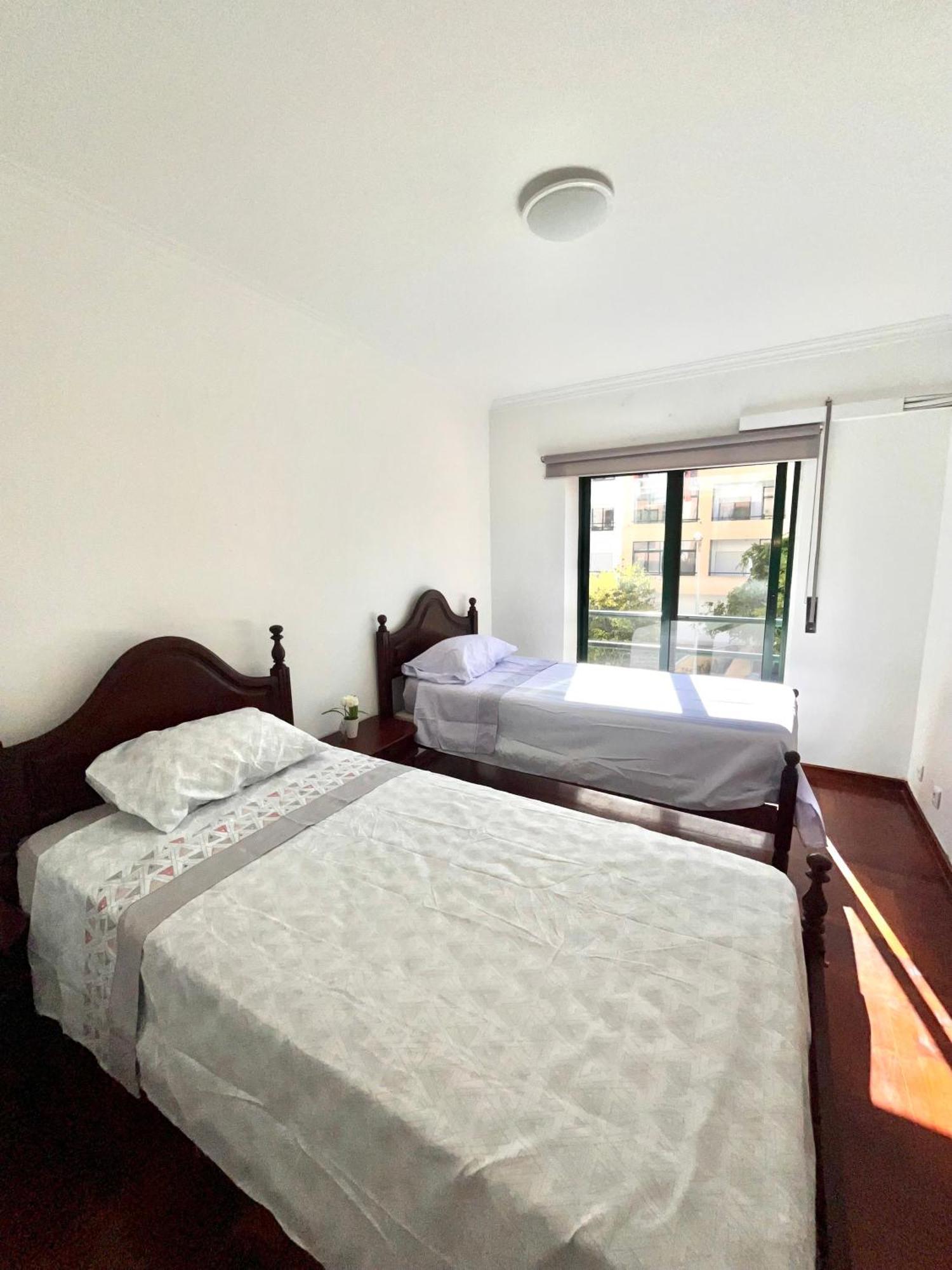 Апартаменты Quarto Boa Localizacao Com Cozinha E Casa De Banho Капарика Экстерьер фото