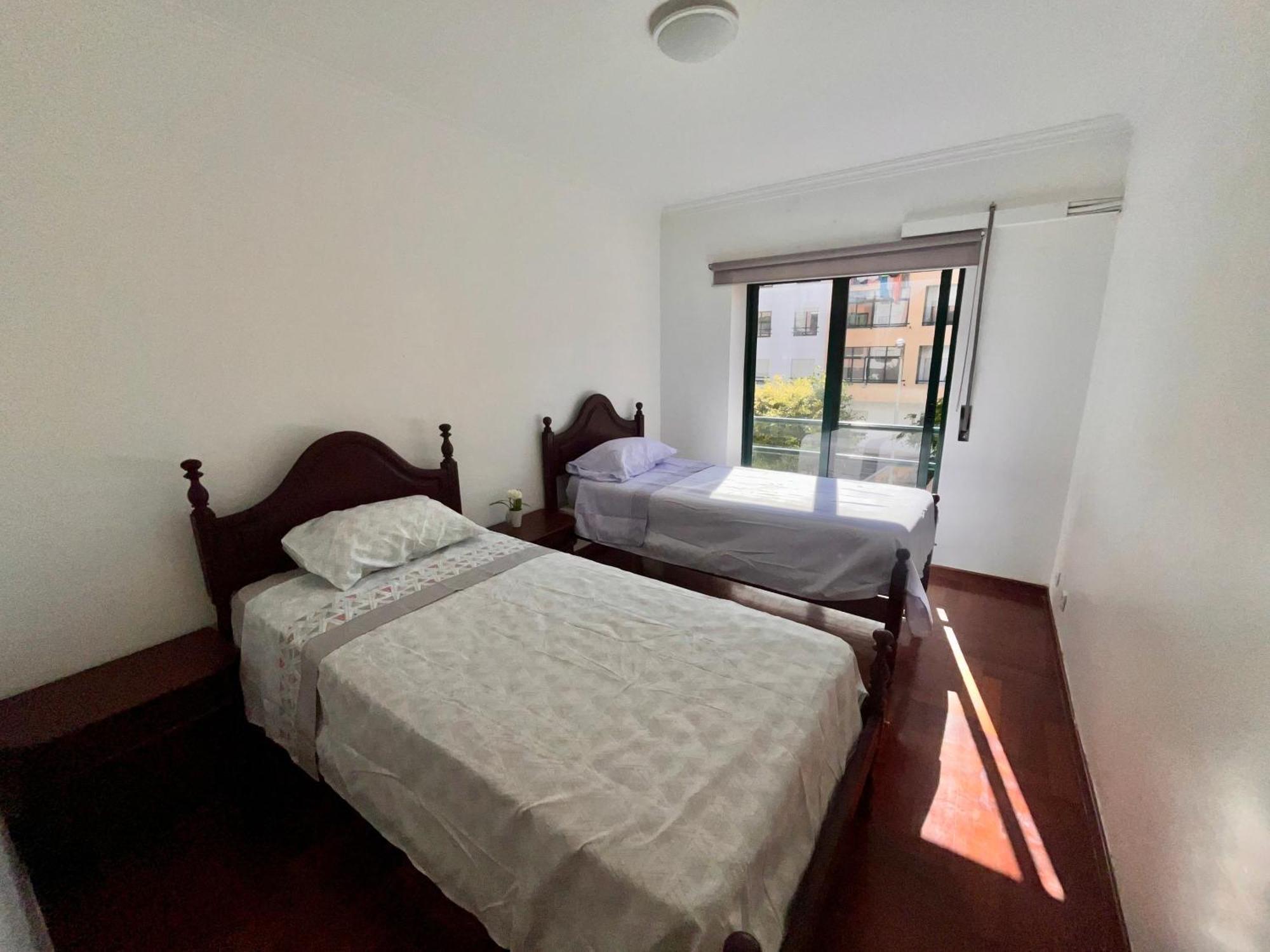 Апартаменты Quarto Boa Localizacao Com Cozinha E Casa De Banho Капарика Экстерьер фото